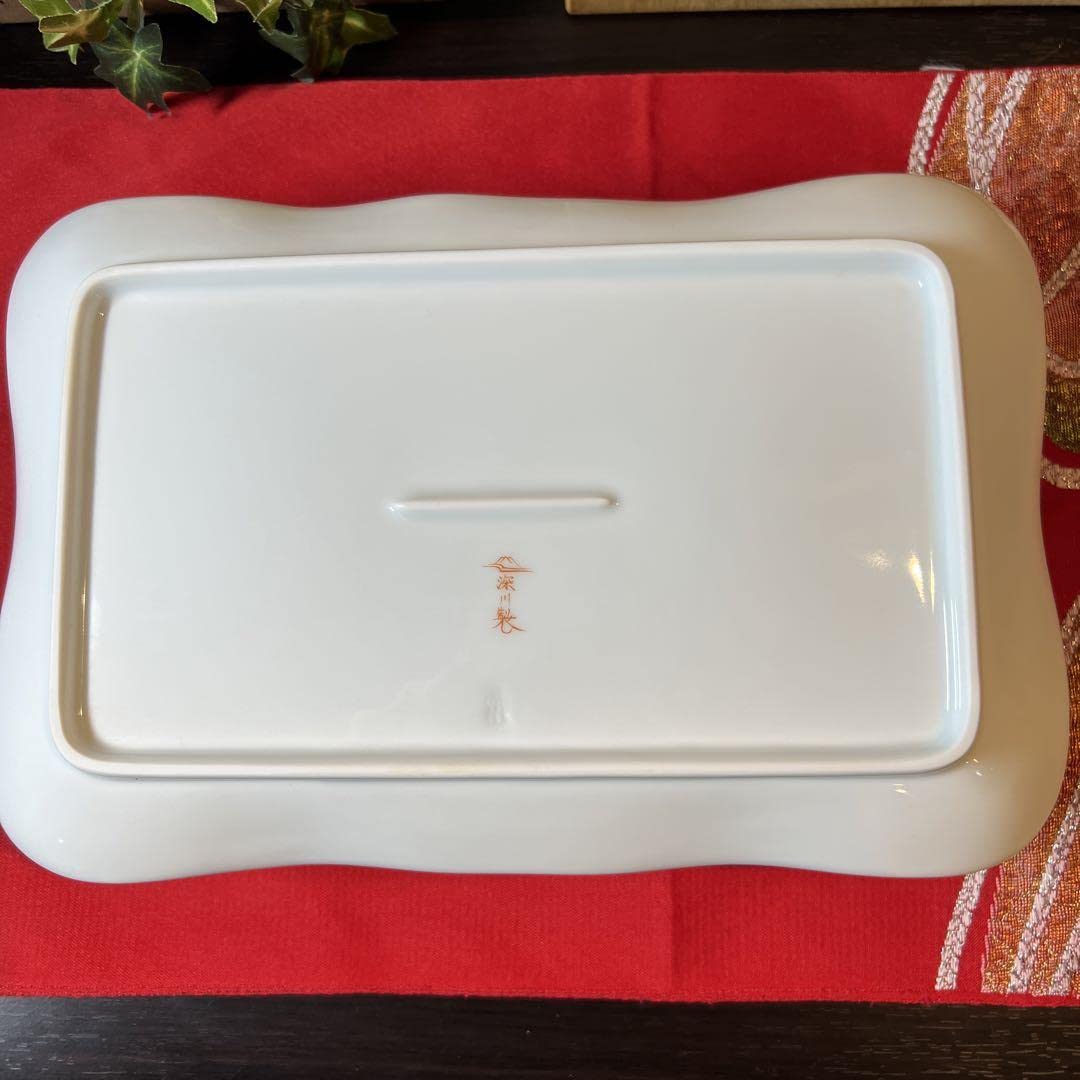 Amazon.co.jp: 深川製磁 角盛皿 寿赤絵 木箱 宮内庁御用達 管理